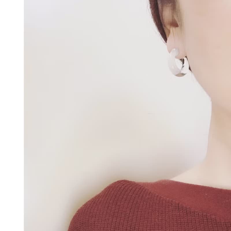 Half moon Earring White / L