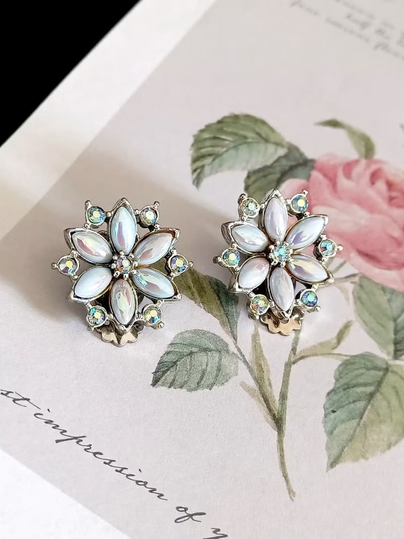 vintage jewelry  氣質極光藍萊茵雪花造型 夾式耳環