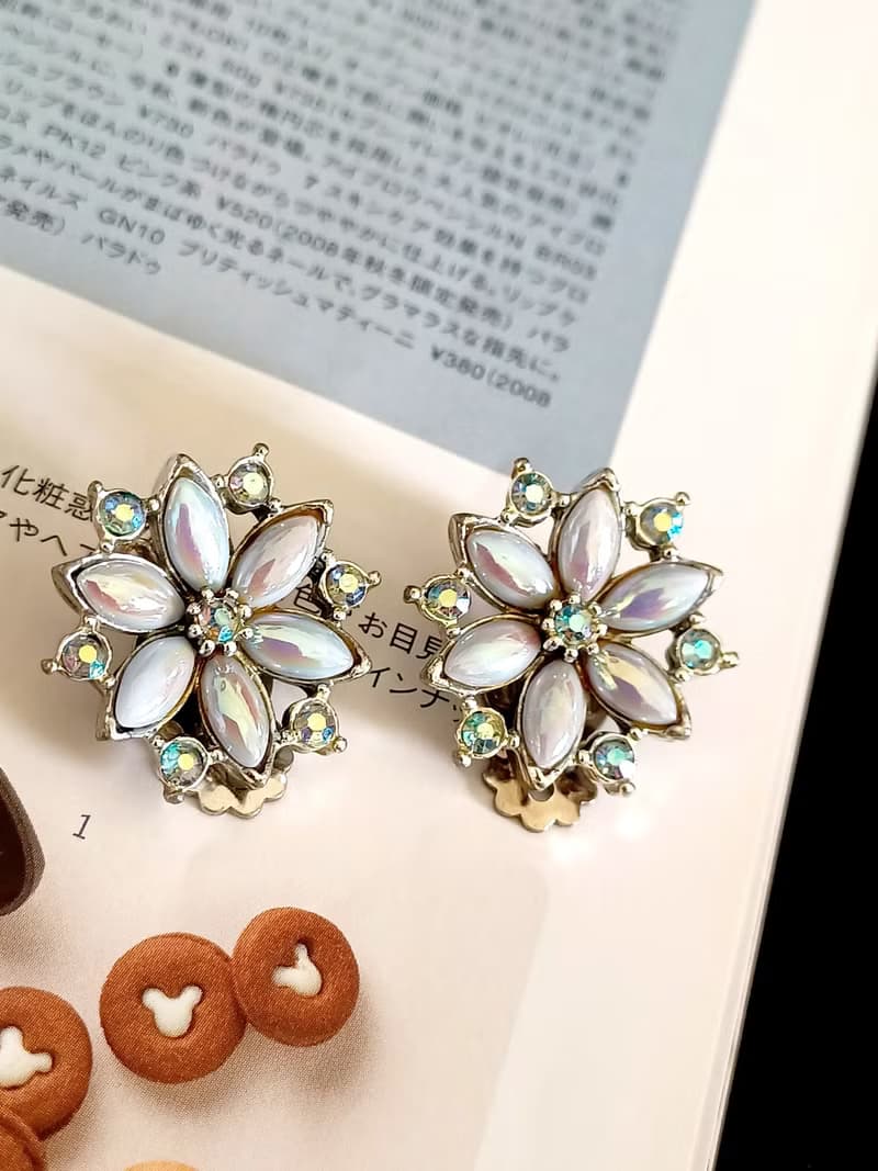 vintage jewelry  氣質極光藍萊茵雪花造型 夾式耳環