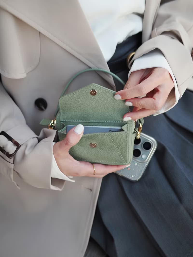 Valen (Melon green) : Mini wallet, short wallet, cow leather, green, Zip pouch