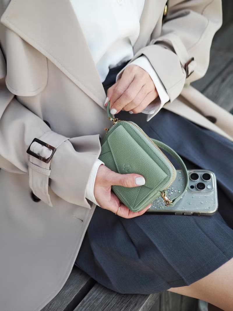 Valen (Melon green) : Mini wallet, short wallet, cow leather, green, Zip pouch