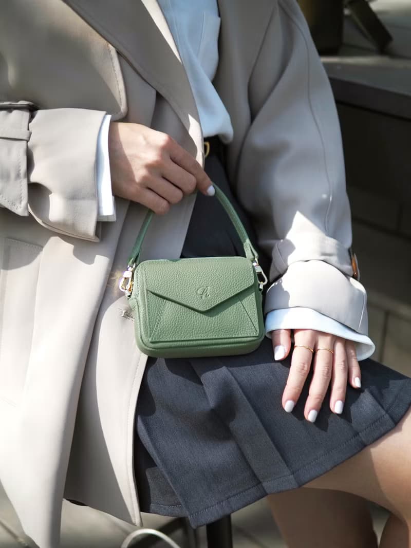 Valen (Melon green) : Mini wallet, short wallet, cow leather, green, Zip pouch