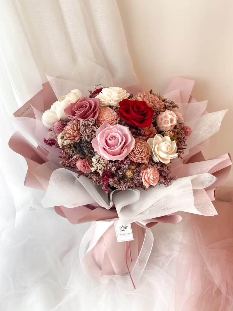 永生花 / 莓果色花束 / 求婚花束 情人節花束 生日禮物