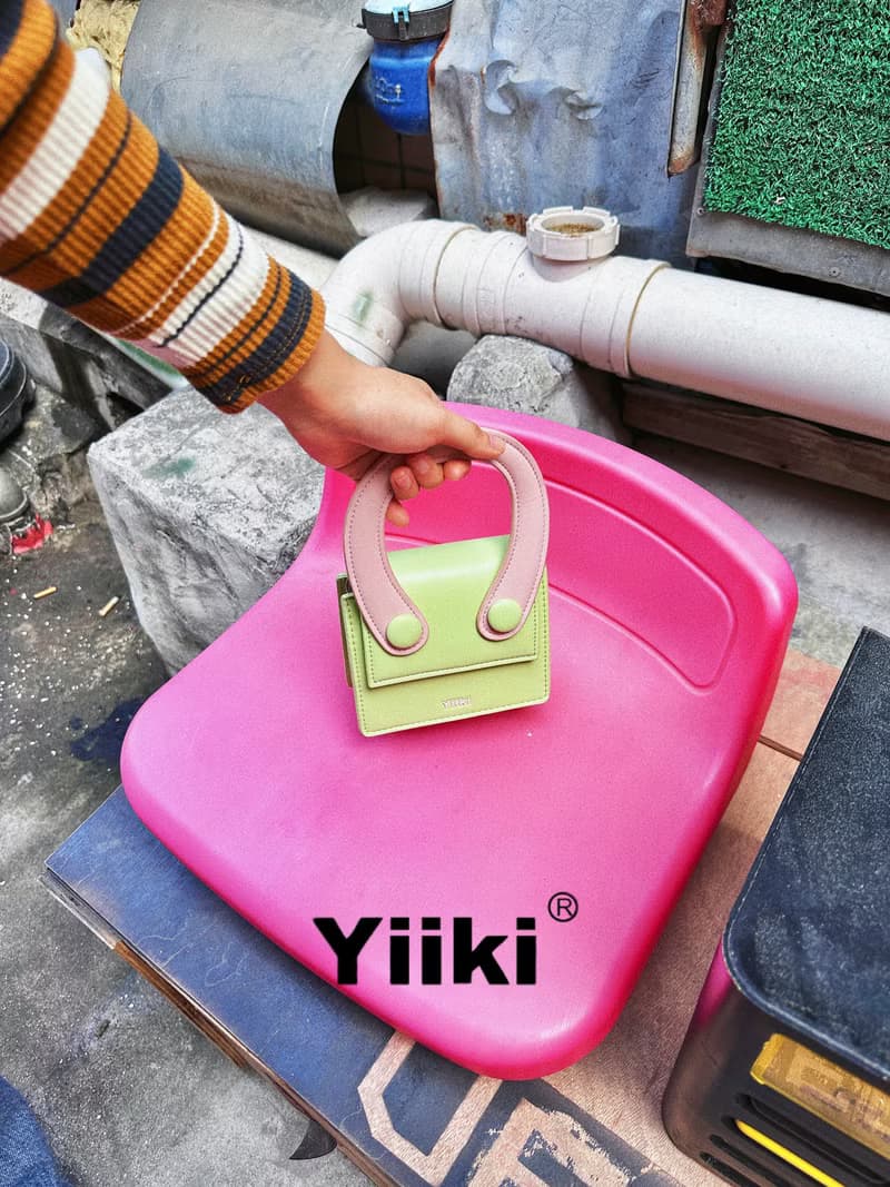 U形手提包 側背包 粉配綠鈕扣撞色鏈條小方包 草莓牛油果