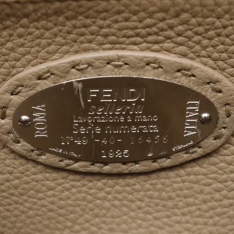 【日本直送】フェンディ FENDI ピーカブー レギュラー ハンドバッグ セレリア 2WAYショルダー 8BN226 レザー 茶 レディース【中古】