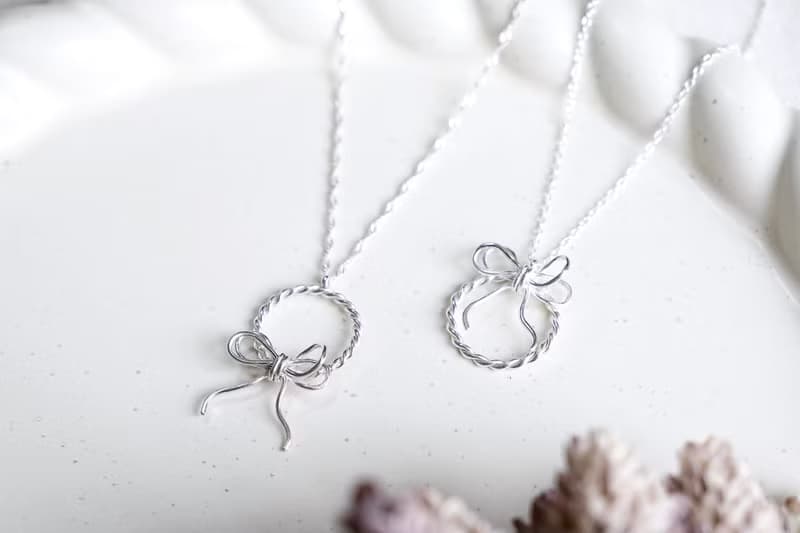 繫住微光 | 蝴蝶結花圈項鍊 | 純銀項鍊