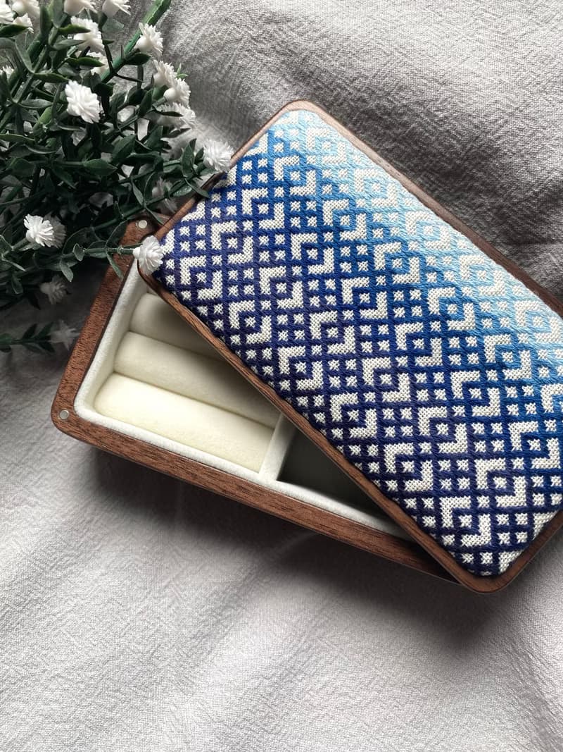小巾繡木首飾盒 飾品收納盒 刺繡 漸變藍