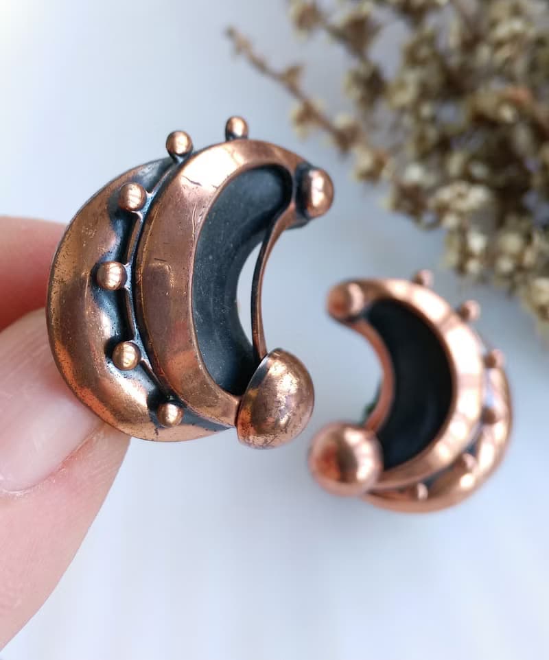 Vintage Jewelry 西洋古董飾品 Renoir 對稱 立體月牙 夾式耳環
