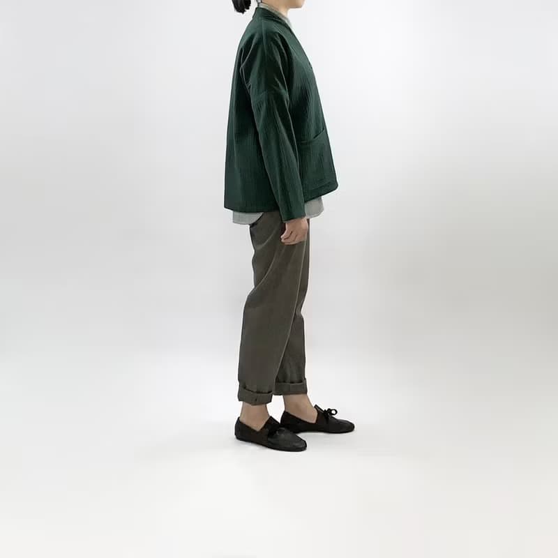 綠與淺卡其 . 小立領雙面外套