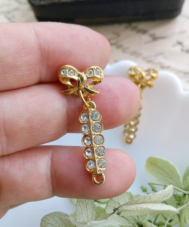 Vintage Jewelry 西洋古董飾品 金色調 都會小蝴蝶結 針式耳環