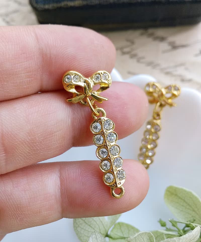 Vintage Jewelry 西洋古董飾品 金色調 都會小蝴蝶結 針式耳環