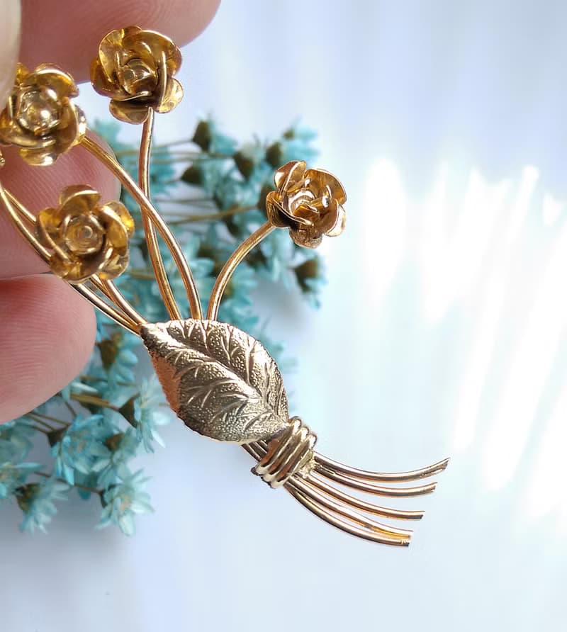 Vintage Jewelry 西洋古董飾品 金屬鍍金 立體 小玫瑰花束 別針
