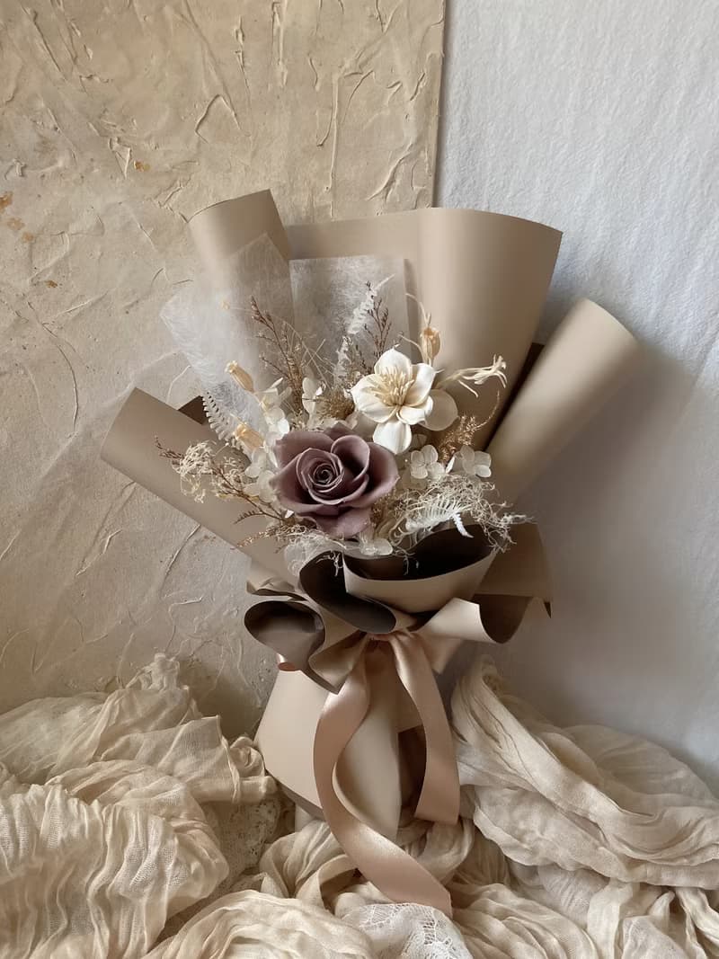 奶茶玫瑰小花束