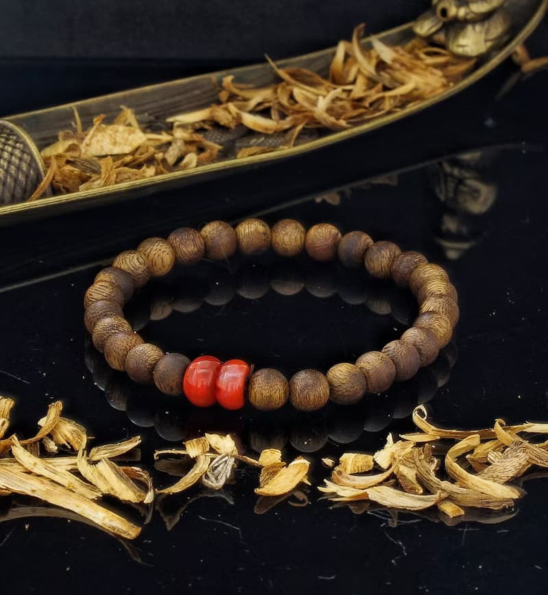 海南種植綠奇楠 + 四川錦紅料南紅瑪瑙 7mm 沉香手鍊 ( HKA2306 )