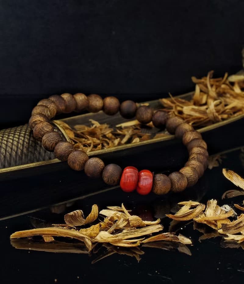 海南種植綠奇楠 + 四川錦紅料南紅瑪瑙 7mm 沉香手鍊 ( HKA2306 )