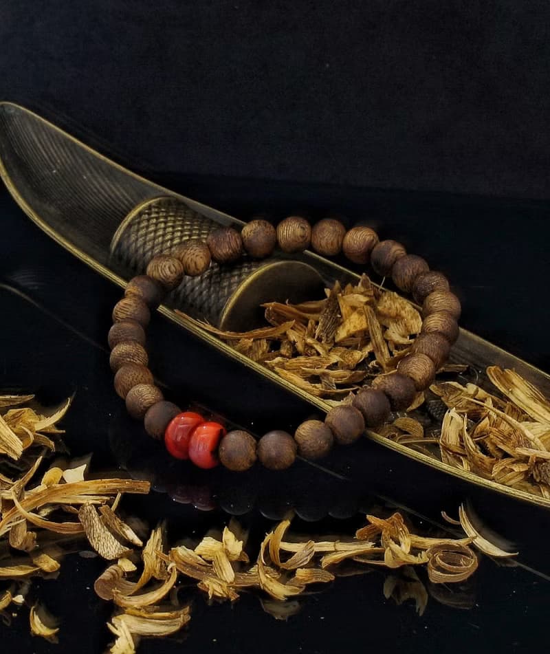 海南種植綠奇楠 + 四川錦紅料南紅瑪瑙 7mm 沉香手鍊 ( HKA2306 )