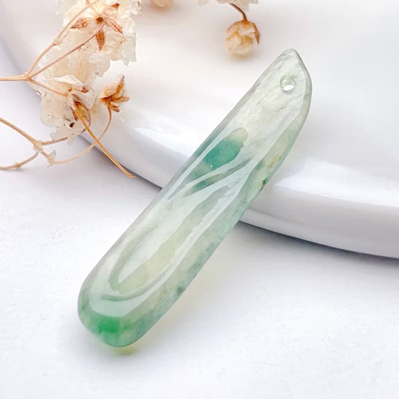 冰種飄綠花翡翠隨形項鍊 | 天然緬甸玉翡翠A貨 | 送禮