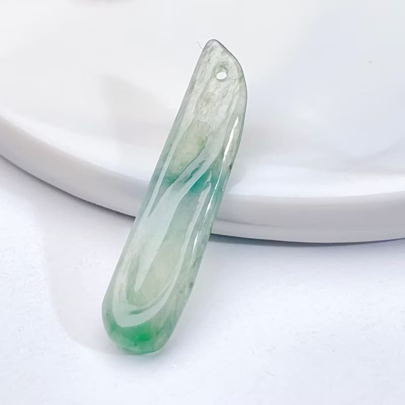 冰種飄綠花翡翠隨形項鍊 | 天然緬甸玉翡翠A貨 | 送禮