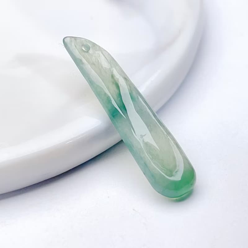 冰種飄綠花翡翠隨形項鍊 | 天然緬甸玉翡翠A貨 | 送禮