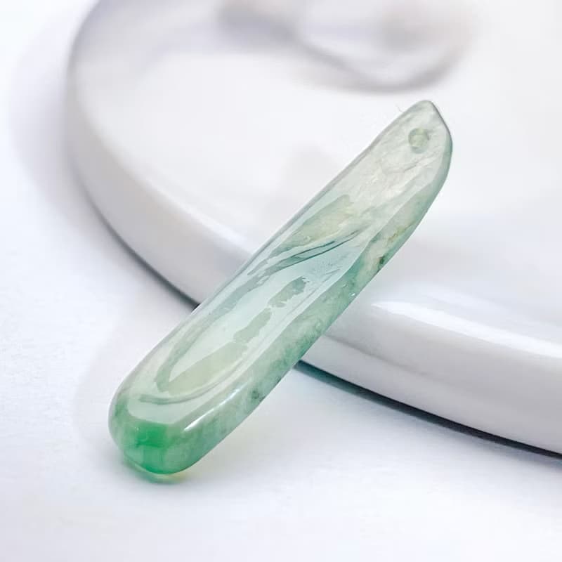 冰種飄綠花翡翠隨形項鍊 | 天然緬甸玉翡翠A貨 | 送禮