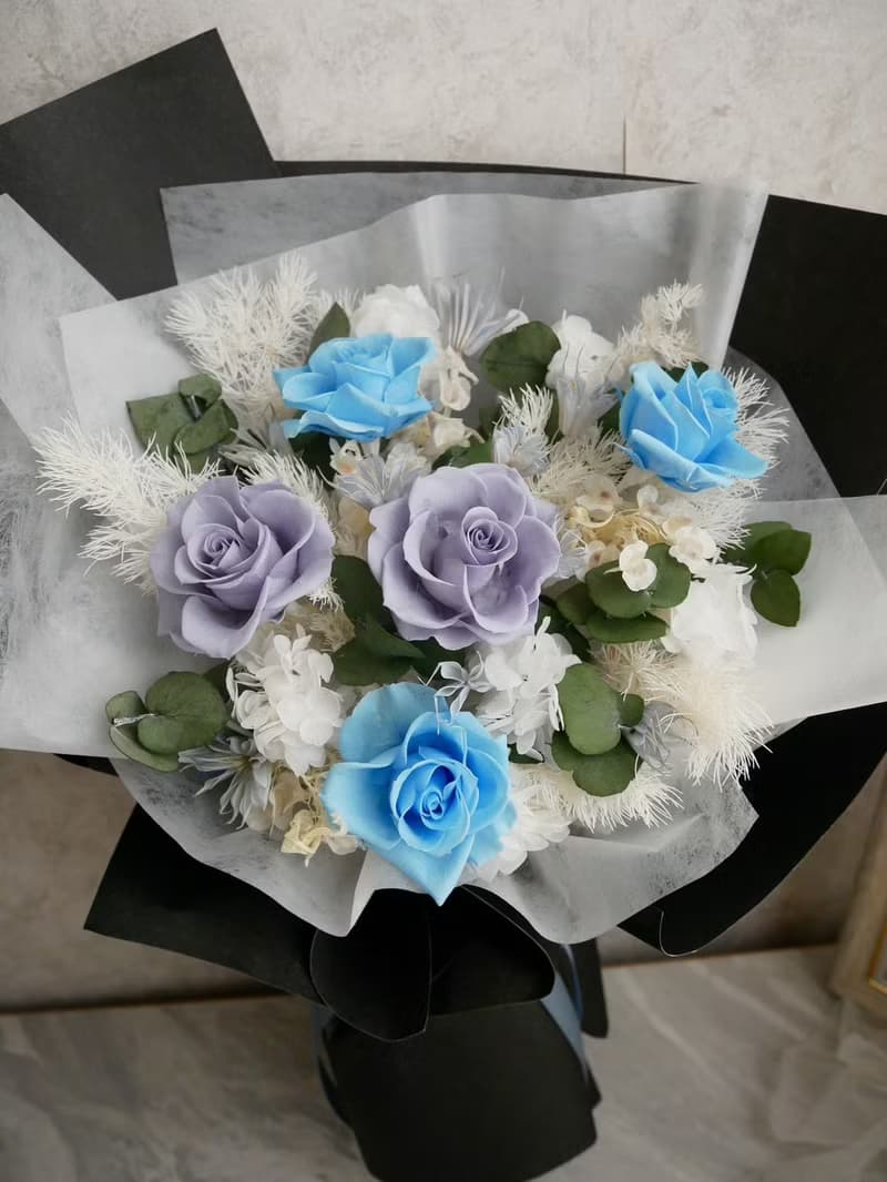 中大型不凋藍玫瑰花束【你最珍貴】告白/求婚/紀念日/畢業/情人節