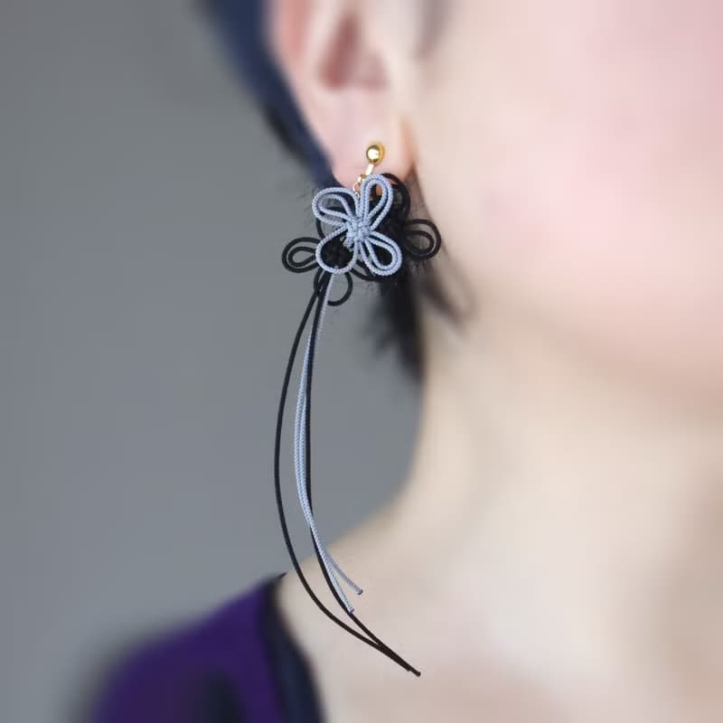 ピアス　すら、すれ、空く