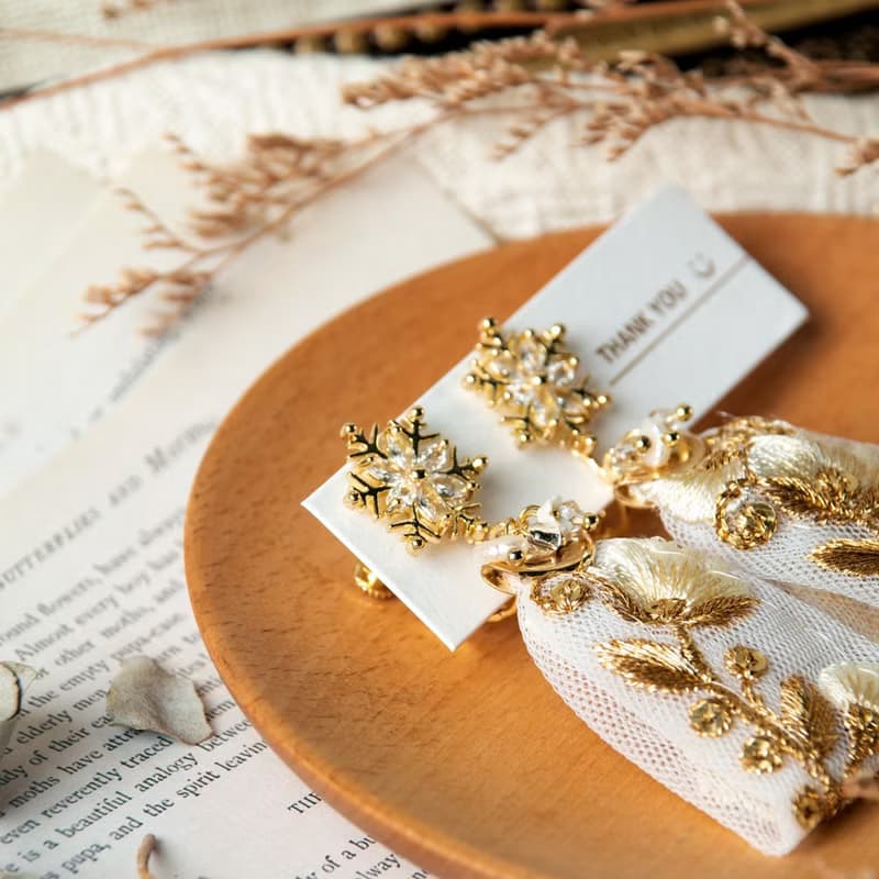 刺繡緞帶耳環 白色 法式優雅質感 鍍真金耳夾 925銀耳針