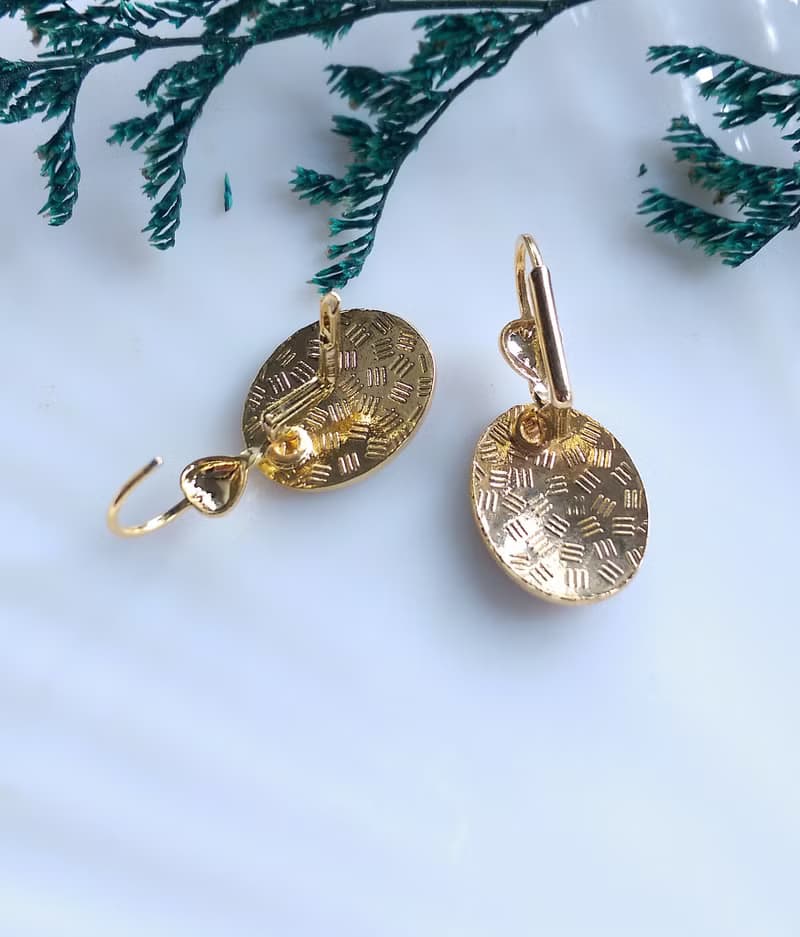 【西洋古董飾品 】景泰藍-小巧 紅底 小百合花卉 針式耳環