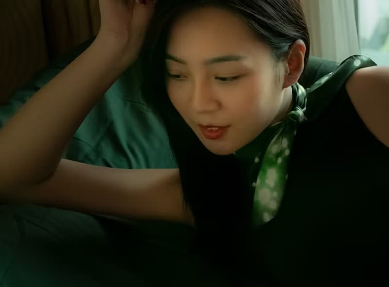 【展現浪漫品味的法式氣質穿搭】- 夜巴黎的浪漫 - 時尚精品領巾