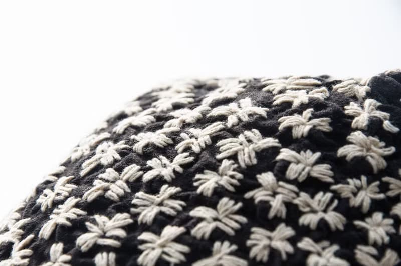 手縫純棉布側背包/刺繡斜背包/刺繡肩背包/indigo手縫藍染包-花朵
