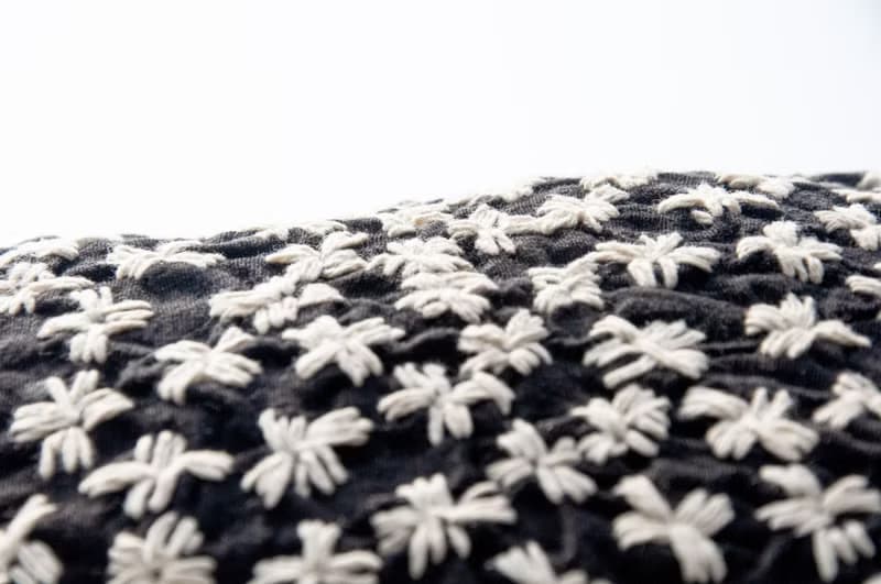 手縫純棉布側背包/刺繡斜背包/刺繡肩背包/indigo手縫藍染包-花朵