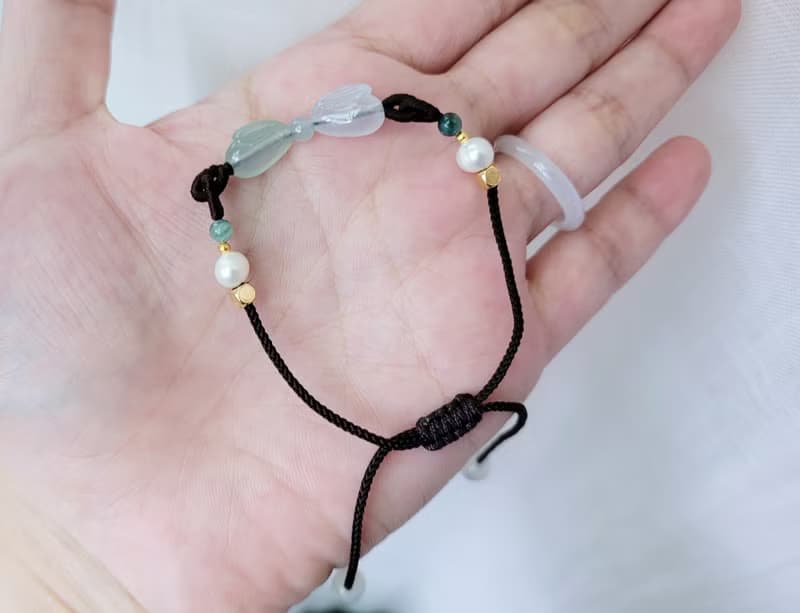 親翠 天然翡翠 高冰親嘴長耳兔手環 | 生肖兔 | 萌感加倍