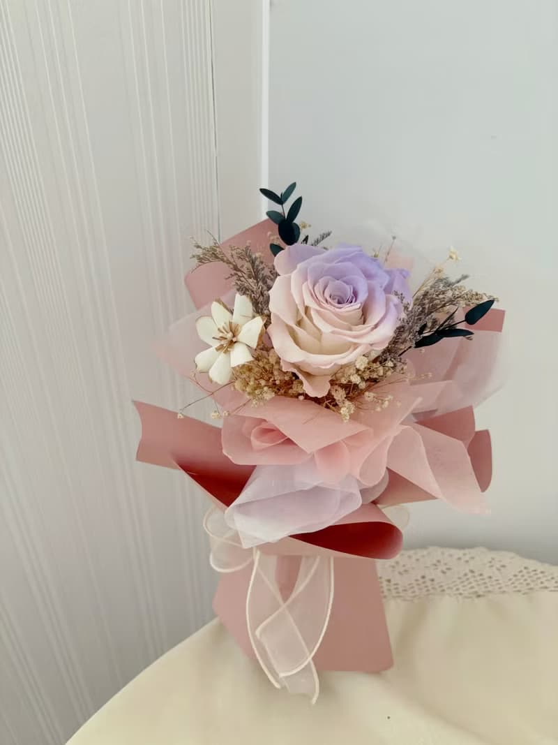 永生花/厄瓜多單枝雙色玫瑰 粉紫玫瑰+一朵擴香花