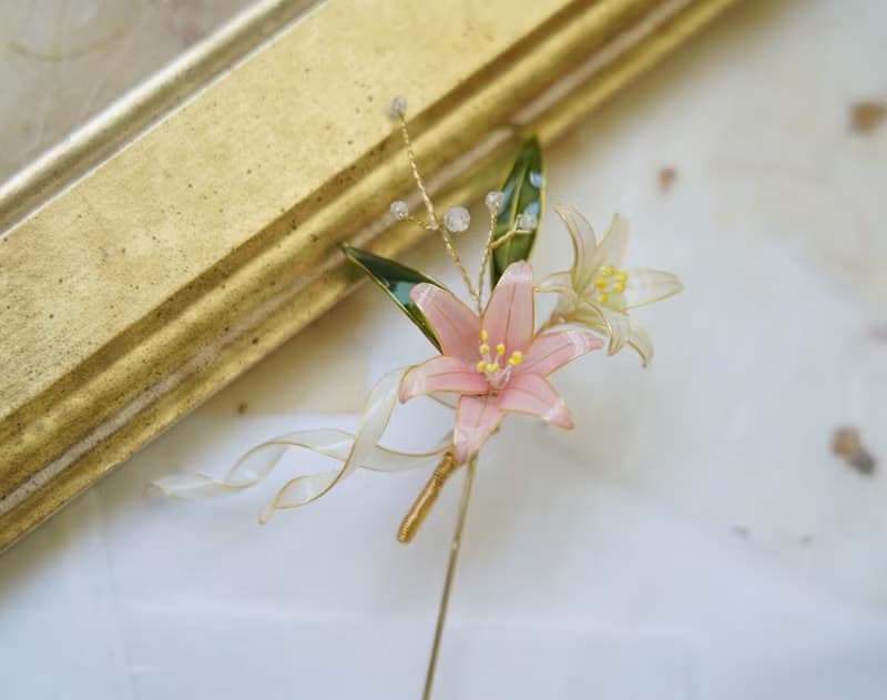 百合 - 手工樹脂胸針帽飾別針心口針禮物