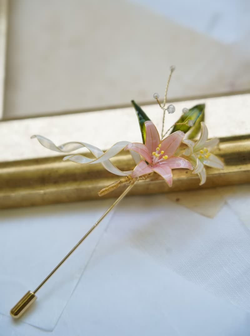 百合 - 手工樹脂胸針帽飾別針心口針禮物