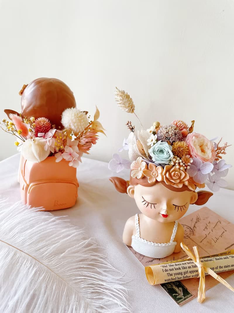 Miss。花謎 花精靈女孩桌花 盆花 永生玫瑰 畢業