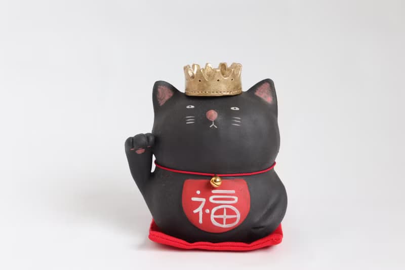 招き黒猫の王様一輪挿し　右手【受注生産】