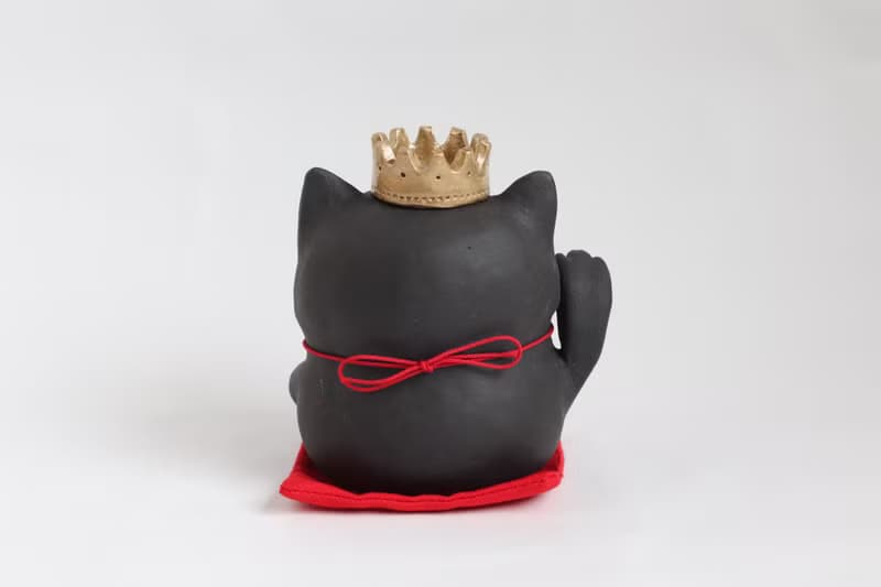 招き黒猫の王様一輪挿し　右手【受注生産】