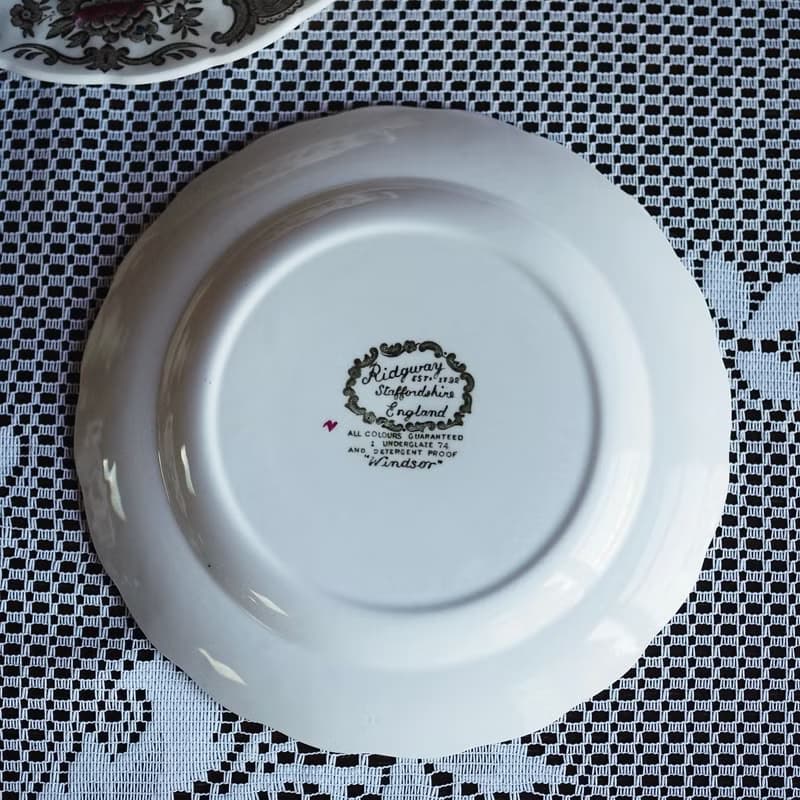 1960年英國 Ridgway Staffordshire 大 杯碟組