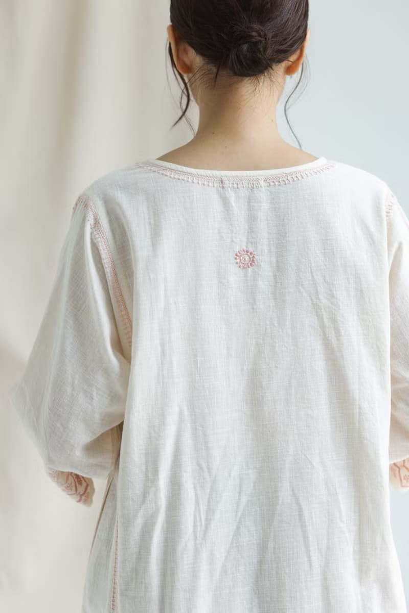 Chikankari 刺繡工藝小V領寬鬆庫塔_粉