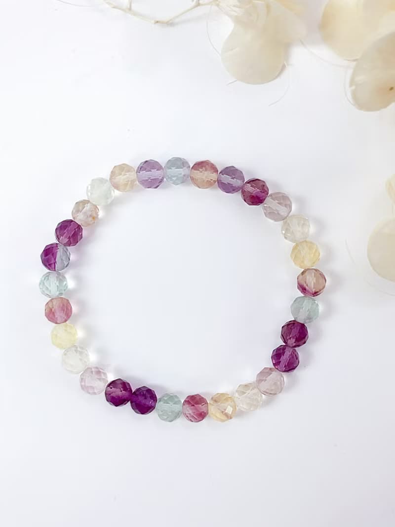 彩虹螢石刻面手串||彩虹螢石/水晶/手串/手鍊/小魔女DoReMi/波隆