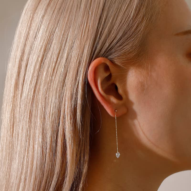 sway-round pierced earring GD　ニッケルフリーピアス　キュービックジルコニアが揺れるおしゃれなシンプルデザイン ゴールド