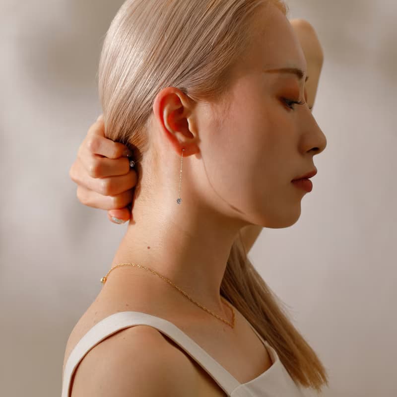 sway-round pierced earring GD　ニッケルフリーピアス　キュービックジルコニアが揺れるおしゃれなシンプルデザイン ゴールド