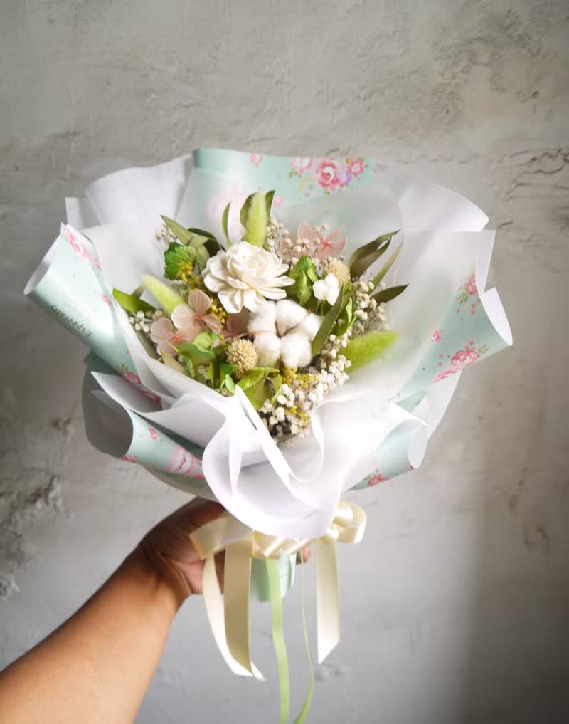芬芳.嫩綠色系.乾燥花.索拉花.永生花.不凋花.情人節.求婚花束