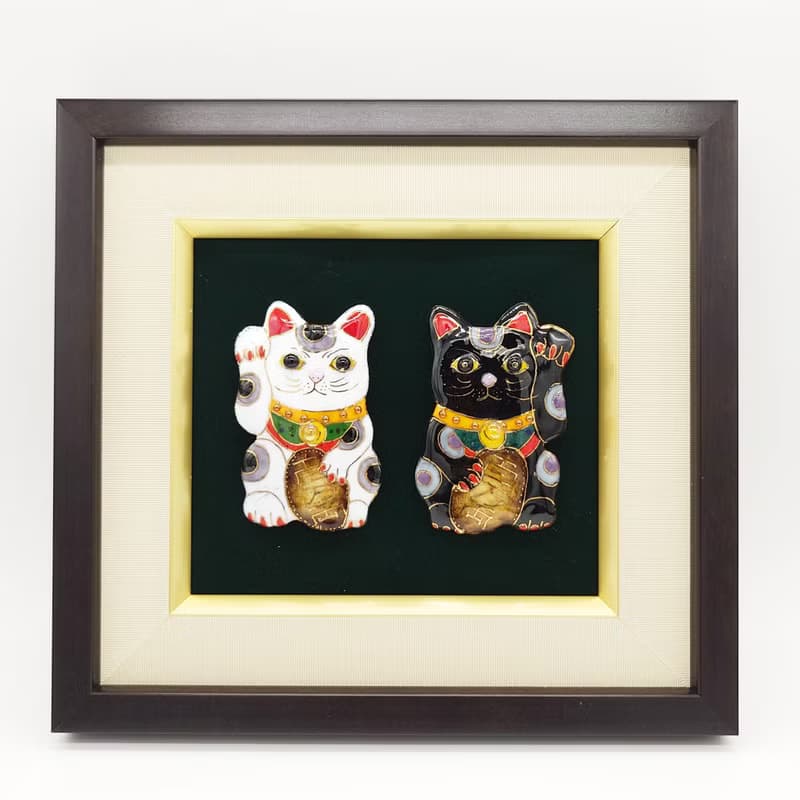 飾って福を二重に招く-白黒招き猫の七宝焼アートフレーム ペア
