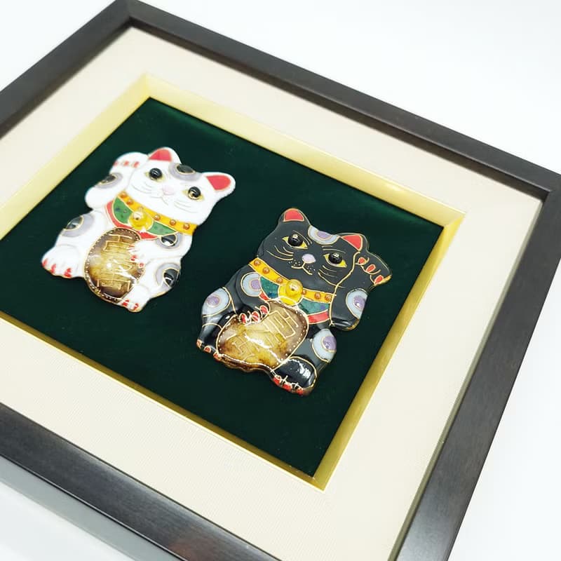 飾って福を二重に招く-白黒招き猫の七宝焼アートフレーム ペア