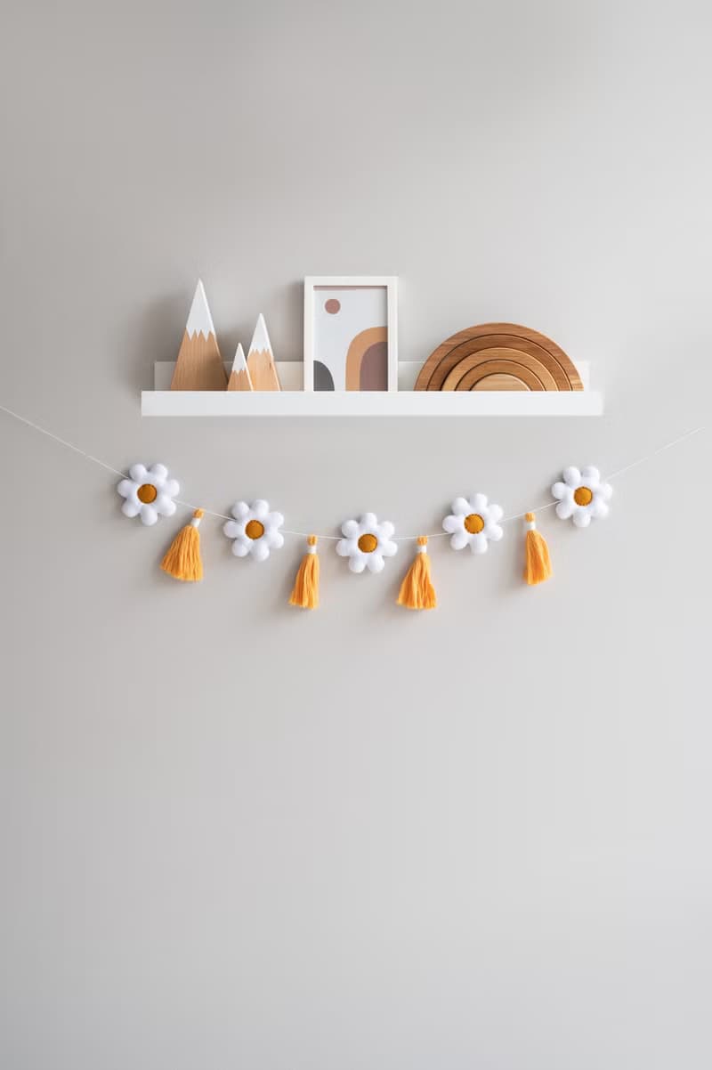 Flower garland, daisy party decor, tassel garland, boho nursery decor