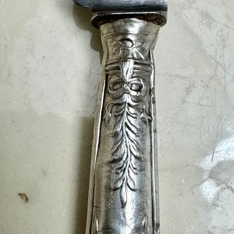 50725-迷人法國古董蝴蝶結純銀柄果醬抹刀