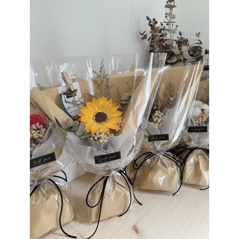 向日葵 木棉花 松果 康乃馨 花束 乾燥花 生日禮物 畢業花束 情人