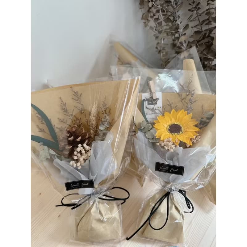 向日葵 木棉花 松果 康乃馨 花束 乾燥花 生日禮物 畢業花束 情人
